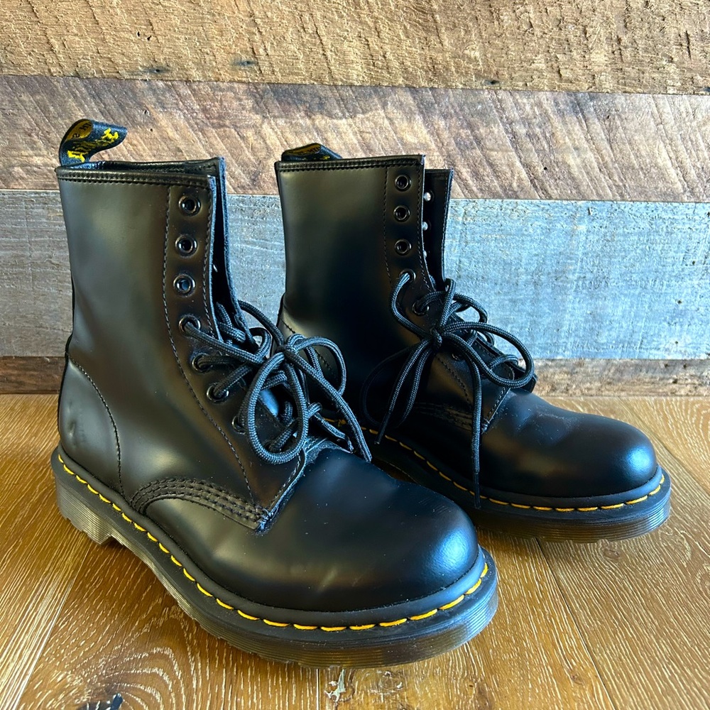 NWOT Dr. Martens AirWair Boots / Women’s Size 8